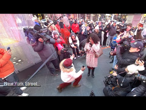 Valentine&#039;s Day Weddings &amp; Surprise Proposals in Times Square NYC February 14 2025